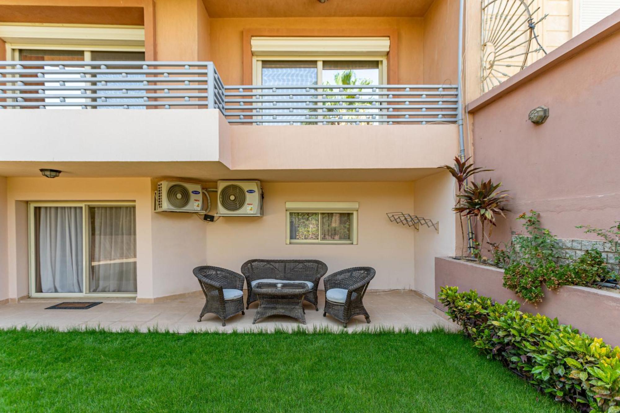 New In Front Of Garden 8 Mall Apartament *
