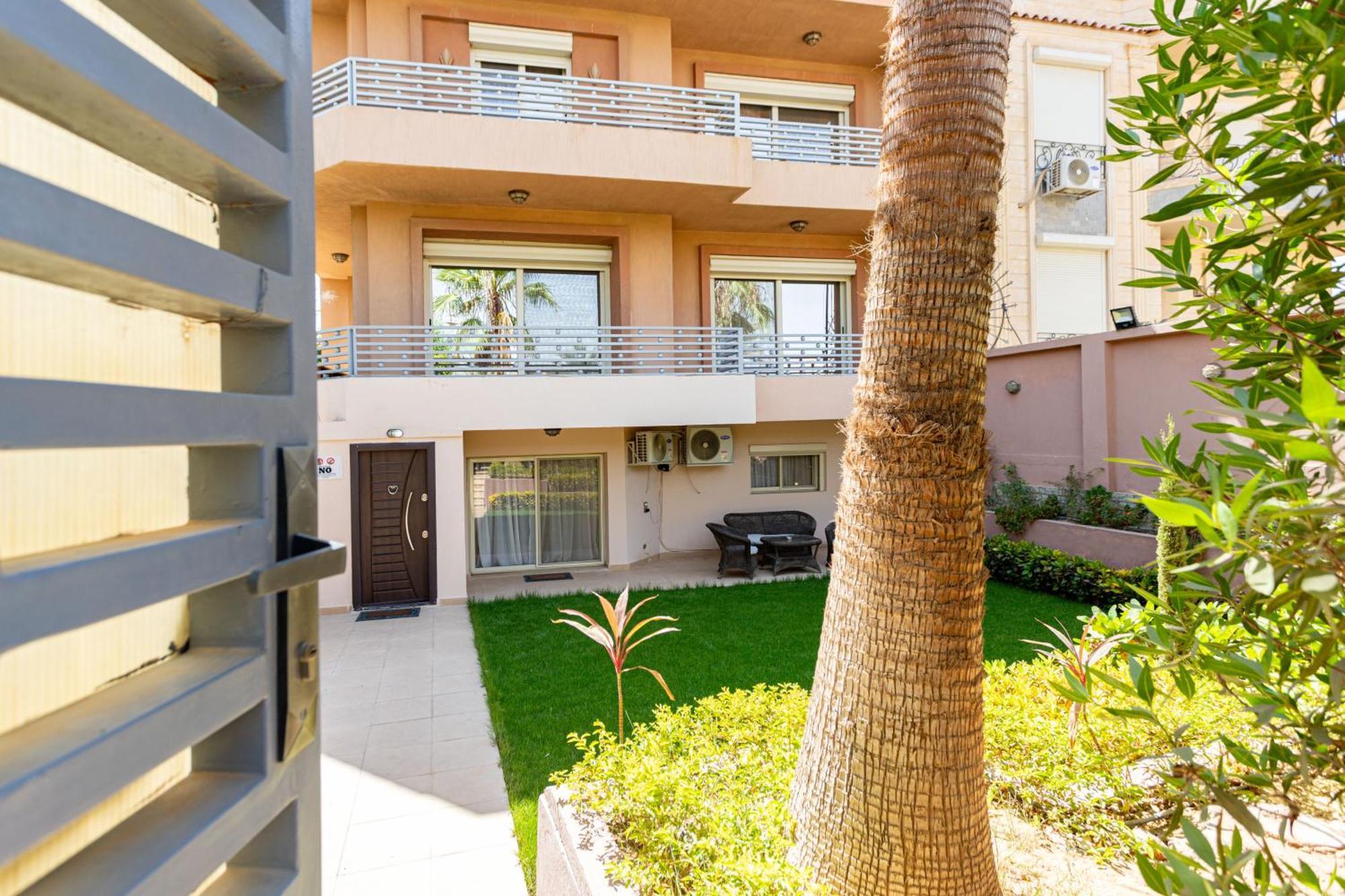 New In Front Of Garden 8 Mall Apartament *