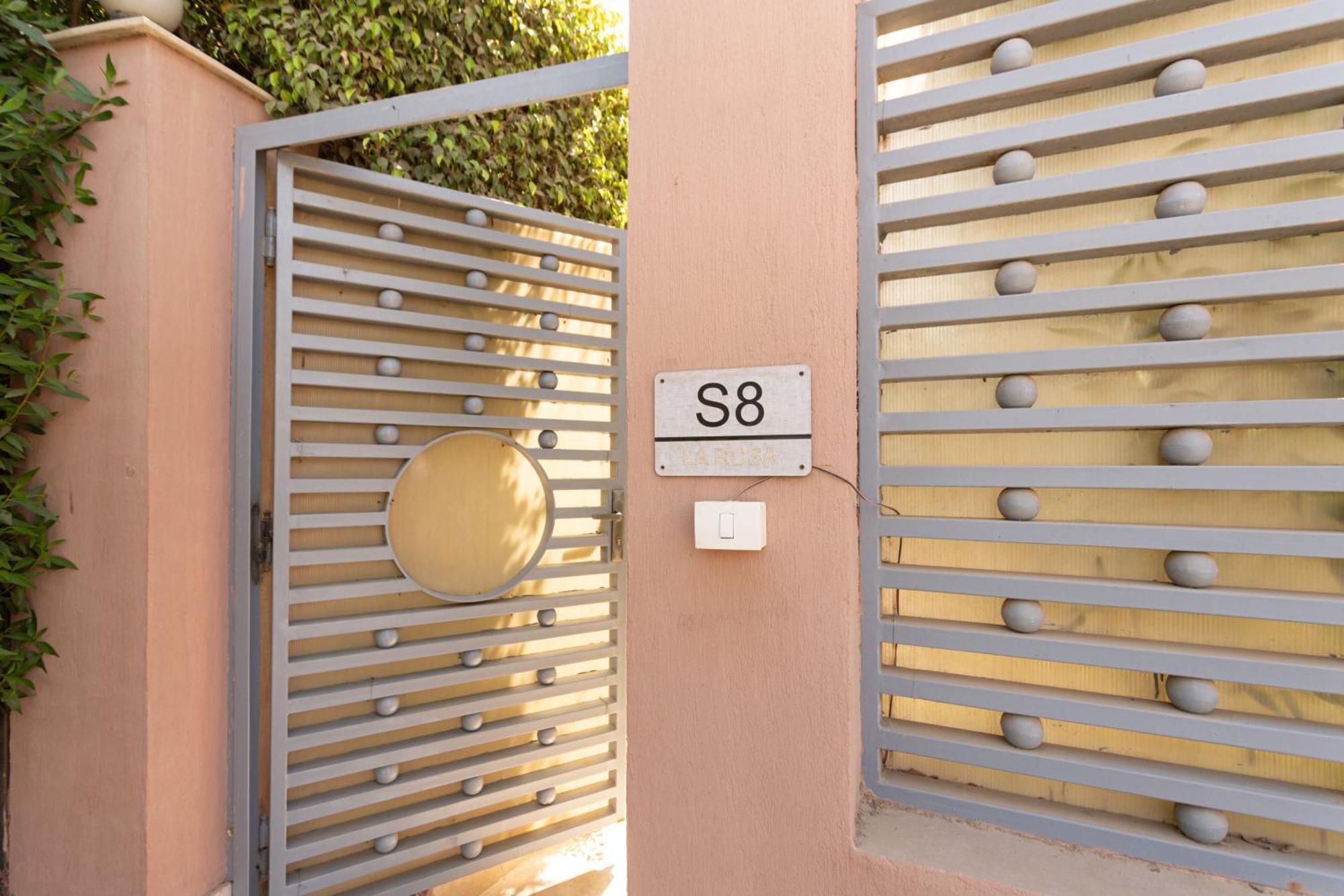New In Front Of Garden 8 Mall Apartament *